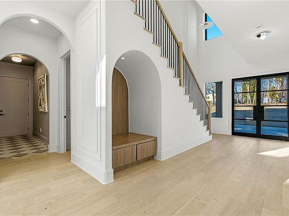 4th image of 210 Simonton Rd SW