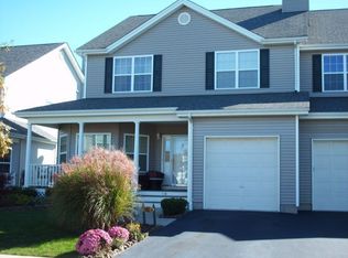 110 Rivendell Ct, Melville, NY 11747