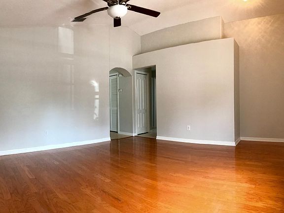 2nd image of 6913 N Lynn Ave