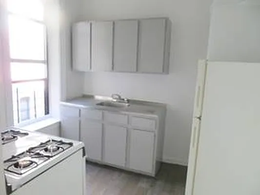 Rented by Smart NY Realty LLC | media 12