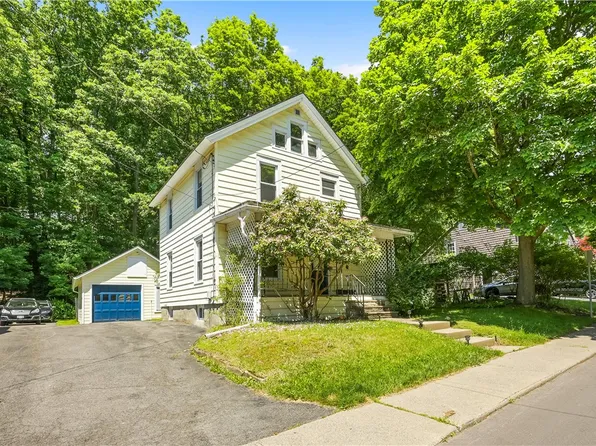 15 Woodside Ave, Oneonta, NY 13820