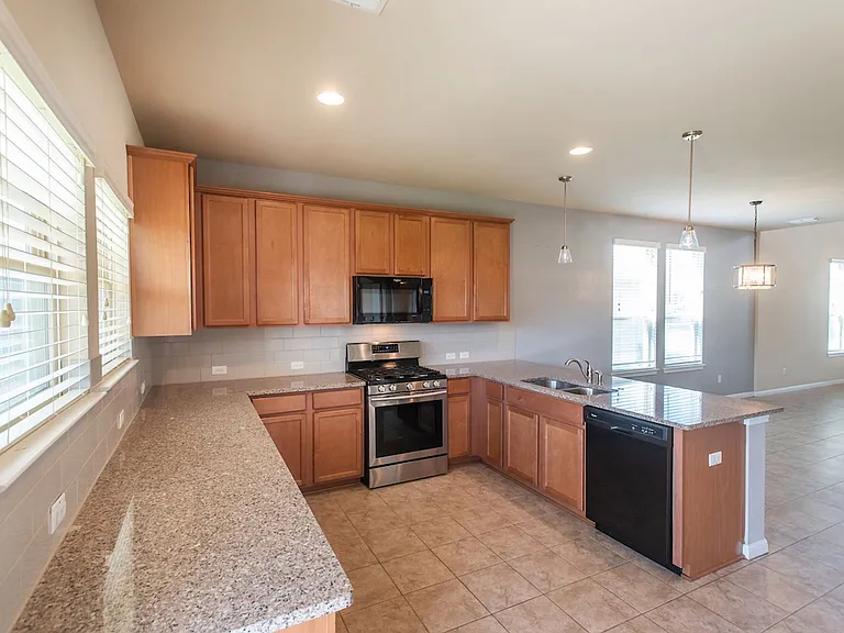 8113 Rosano St — Photo 11