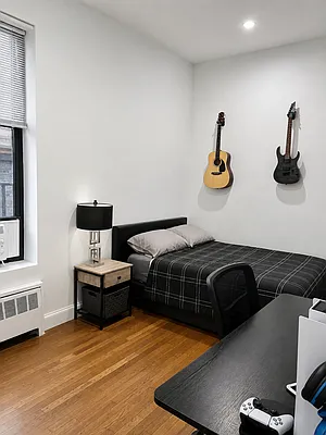 Bedroom, photo 1