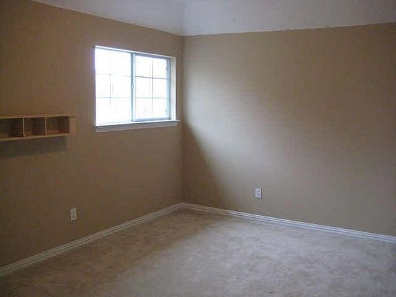 5th image of 201 McKinney Trl