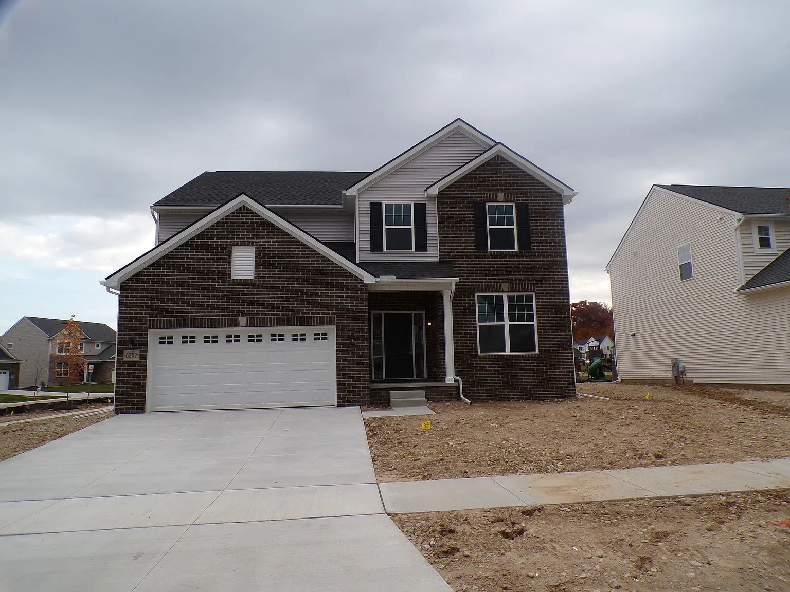 4 bed, 2.5 bath, 2907 sqft, $4,000 — Photo 1