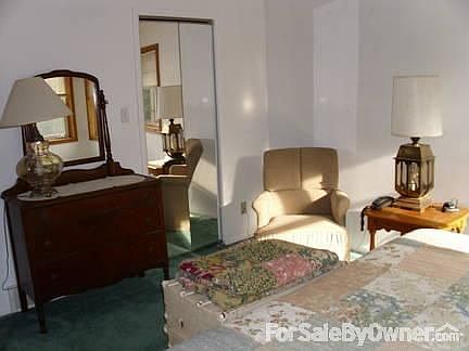 Spacious Kitchen
						:
						Spacious kitchen with island that will seat 6