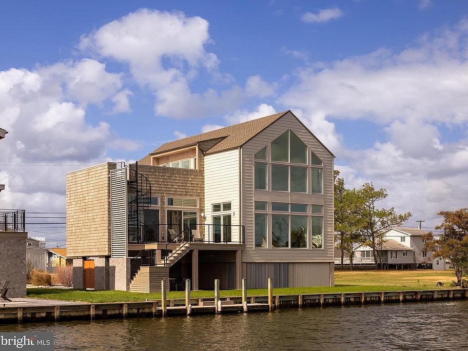 1st image of 318 York Rd