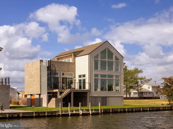 318 York Rd, Bethany Beach, DE 19930