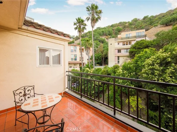 3546 Dixie Canyon Pl, Sherman Oaks, CA 91423