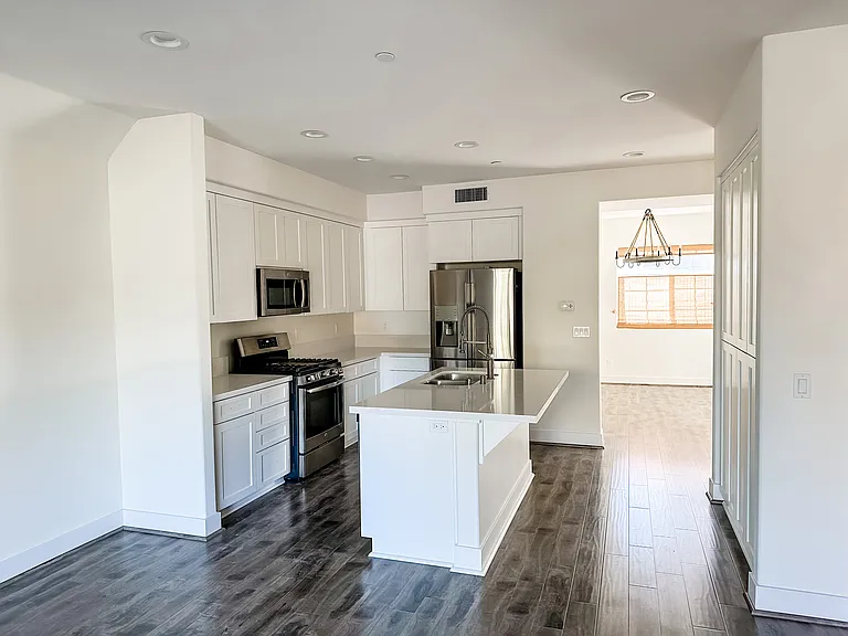 3218 Fennel Ln — Photo 3