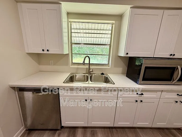 7398 Worthington Rd — Photo 11