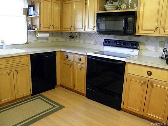 2nd image of 4950 Glenwood Dr