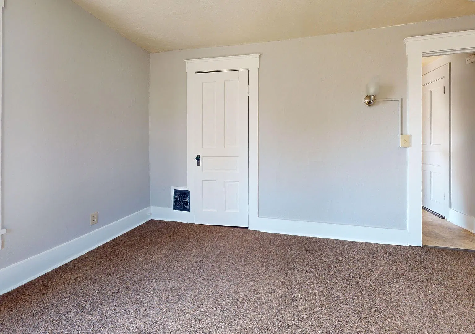 427 Smith Ave NW — Photo 4