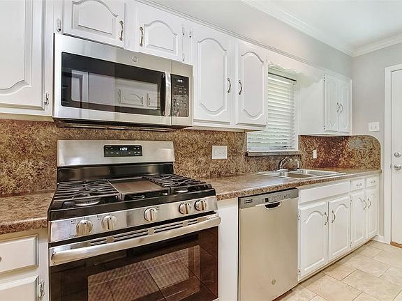 4th image of 410 Parkhurst Dr