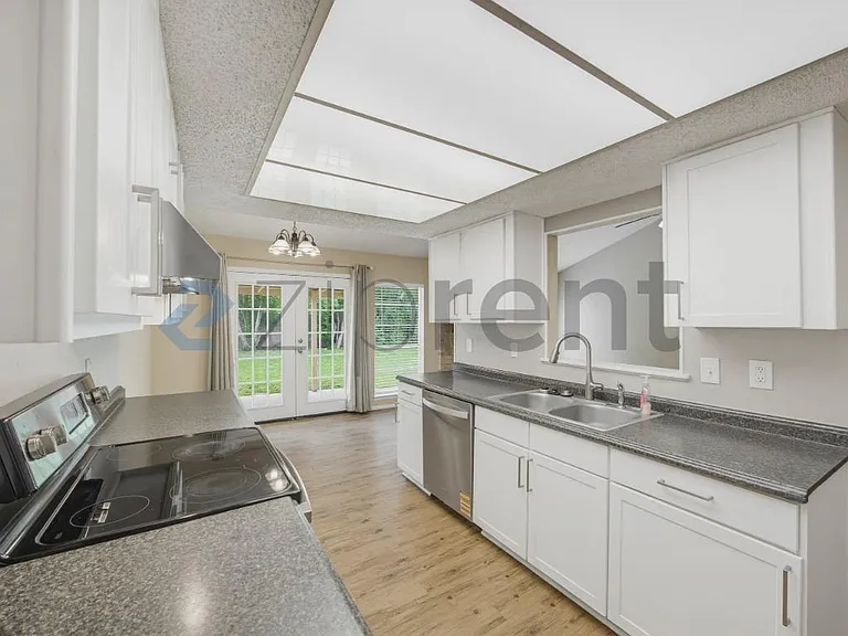 8318 Tuxford — Photo 12