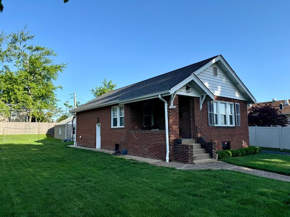 1043 Curran Ave