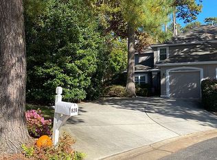 826 E Willow Point Pl, Newport News, VA 23602