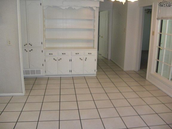 5th image of 4106 Berwick Dr
