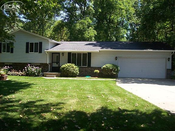 3rd image of 3476 Eastdale Dr