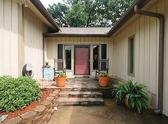 2nd image of 217 Hideaway Ln E