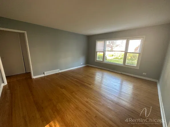 1181 Deerfield Rd APT A, Deerfield, IL 60015
