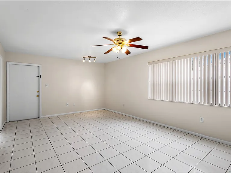 2786B Curry Ford Rd — Photo 7