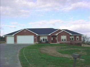 6181 Forest Hills Dr, Dubuque, IA 52002