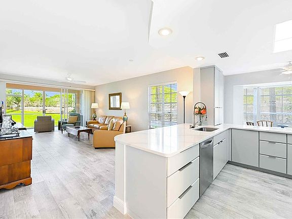 2nd image of 651 Wiggins Lake Dr APT 102