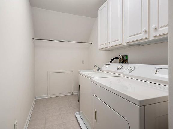 3rd image of 9404 Mediterranean Dr