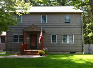 13 Circuit Dr, Rowley, MA 01969