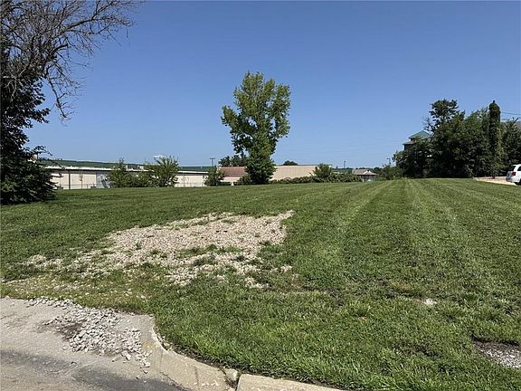 5th image of 623 E Young Ave
