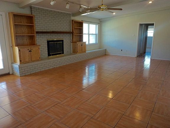 3rd image of 2814 Durant Dr