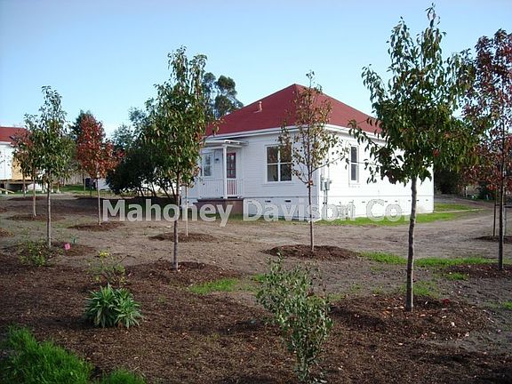 2nd image of 1121 Chapman Ln