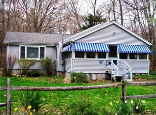 30 Woodland Dr, Niantic, CT 06357