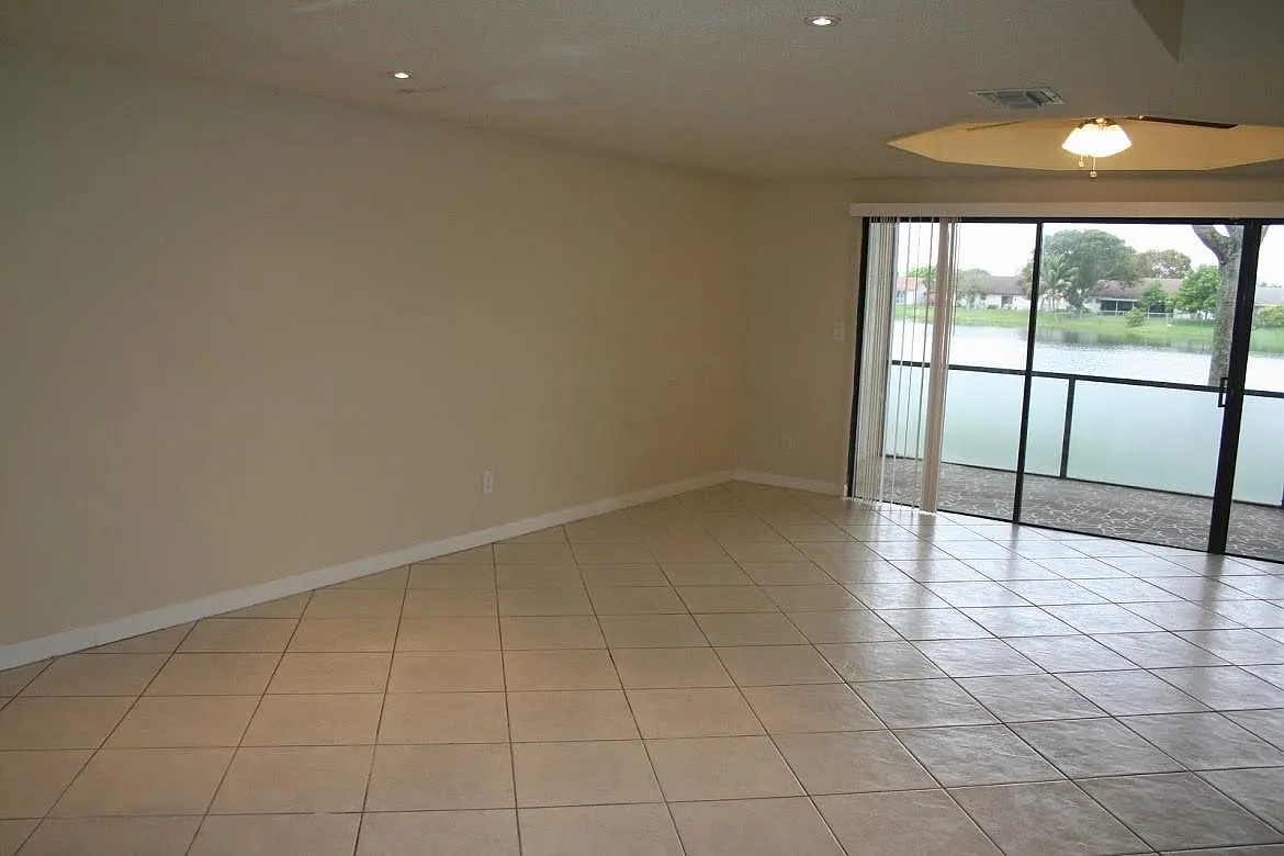 3 bed, 2.0 bath, 1512 sqft, $2,600 — Photo 4
