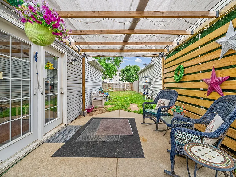 302 Northwind Dr — Photo 25