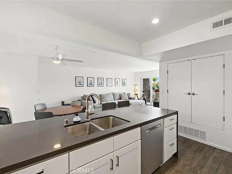 289 San Joaquin St — Photo 10