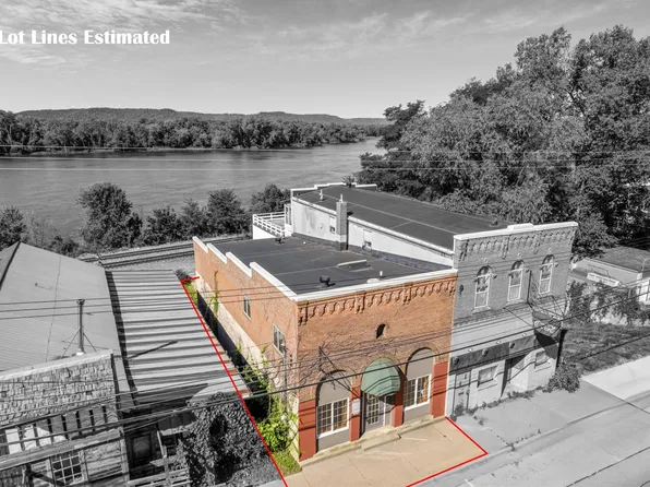 121 S Main St, Fountain City, WI 54629