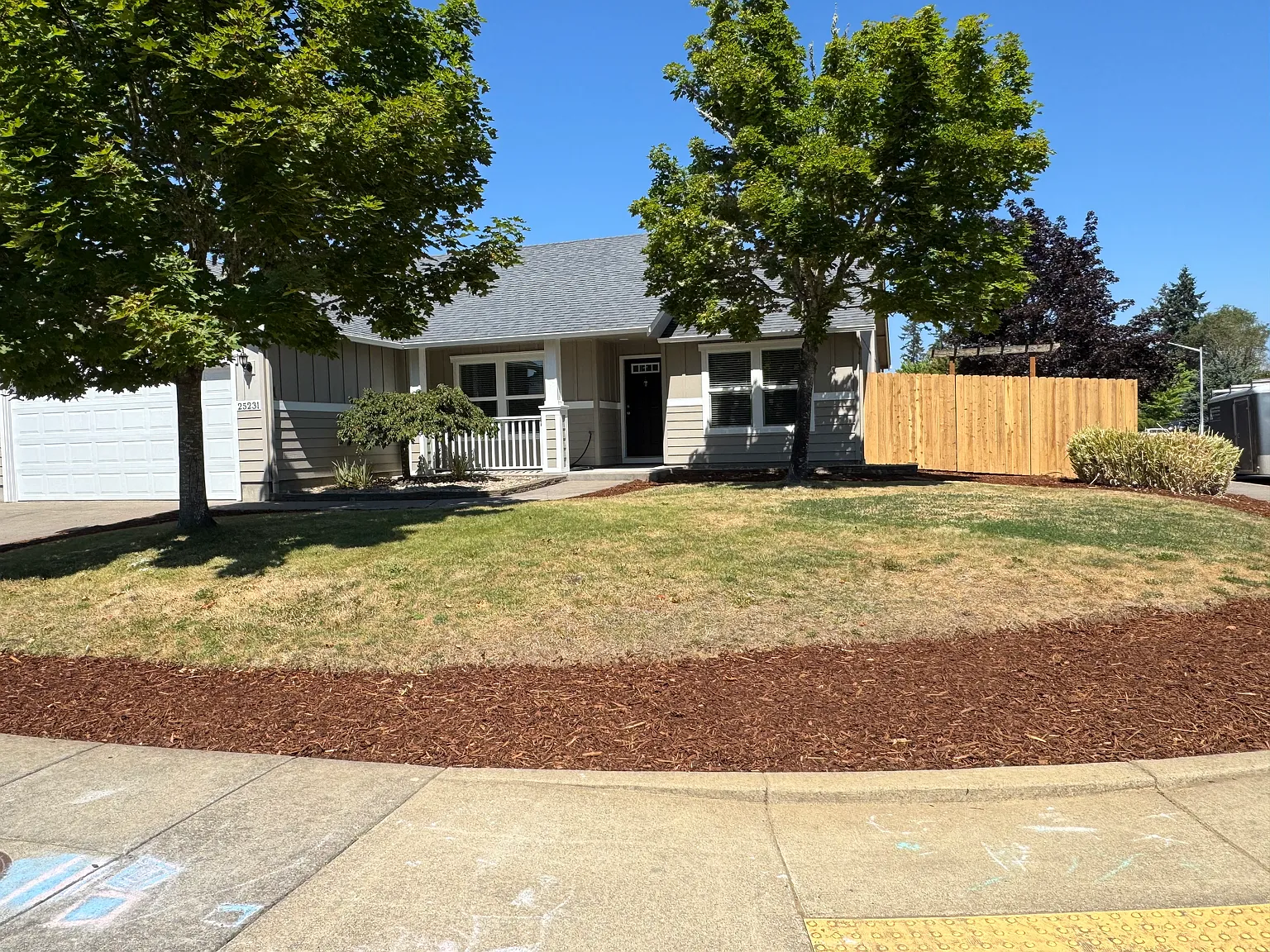 3 bed, 1556 sqft, $2,500 — Photo 2