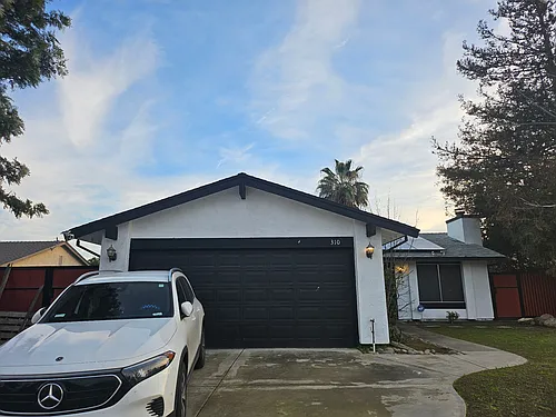 310 Yosemite Dr Photo 1