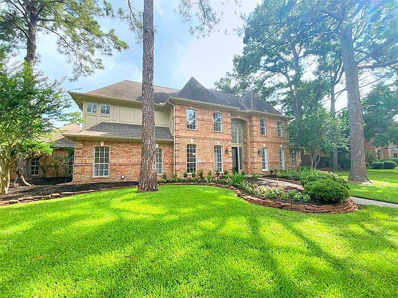 3rd image of 1810 Seven Maples Dr