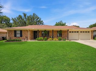 4025 Aragon Dr, Fort Worth, TX 76133