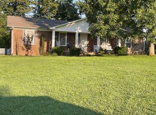 613 Mink Branch Acres Dr, Waynesboro, TN 38485