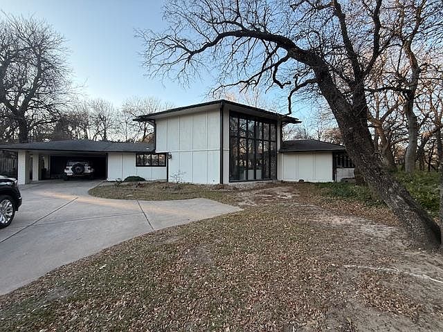 1st image of 40 Woodlands Dr