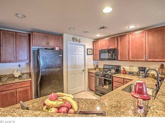 4th image of 9008 Astonia Way