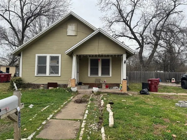 620 W 12th St, Bonham, TX 75418