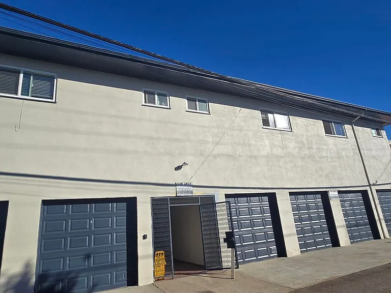 3634 Park Blvd. — Photo 18