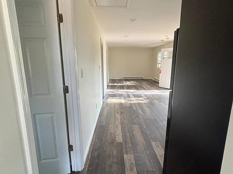 652 Bayview Ave — Photo 12