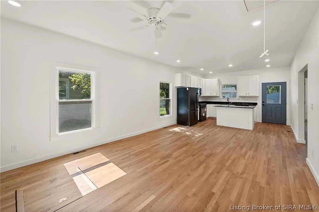 2 bed, 800 sqft, $1,400 — Photo 3