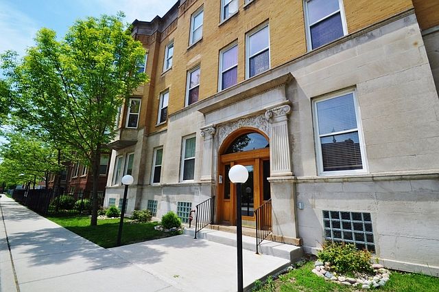 1st image of 6412 S Woodlawn Ave #2NE